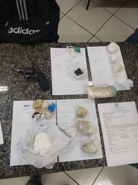 Operação ''Pulso Firme'' prende mais dois por tráfico, receptação e posse de arma de fogo em Santo Ângelo - foto 2