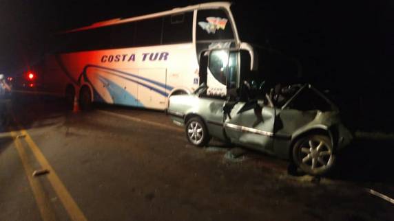 Todas as vítimas estavam em um Chevette, que teria invadido a pista contrária