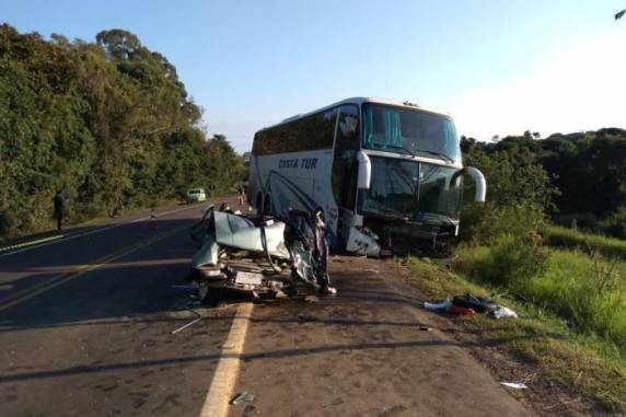 Acidente mais grave foi uma colisão entre carro e ônibus que deixou quatro vítimas fatais em Ernestina