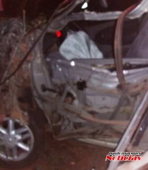 Condutor e passageiro ficam feridos em saída de pista na BR 472 em Boa Vista do Buricá - foto 2