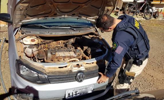 PRF apreende maconha e ecstasy em carro roubado na BR 282 em Vargeão - foto 3