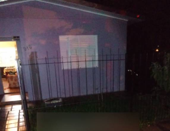 Marcia Regina Schneider, de 39 anos, estava com o filho, de 7 anos, que passou mal após presenciar a morte da mãe. Mulher chegou a registrar várias ocorrências na polícia, contra as agressões do companheiro, mas retirou as acusações logo depois