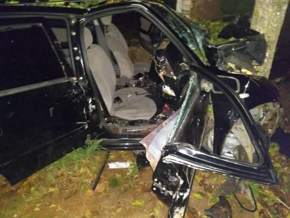 Grave acidente deixa quatro jovens feridos em Salto do Jacuí - foto 2