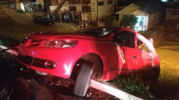 Trecho do km 301 em Guaíba ficou em meia pista até a chegada da perícia na madrugada