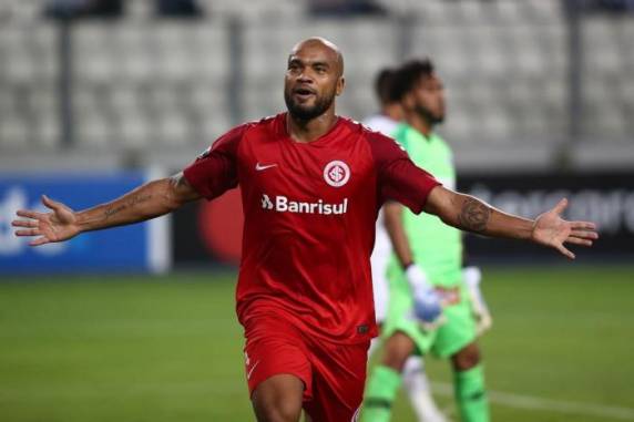Rodrigo Moledo marcou, no segundo tempo, o único gol da partida em Lima