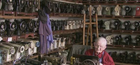 Catarinense de 104 anos cria museu de máquina de costura em homenagem à mulher - foto 2