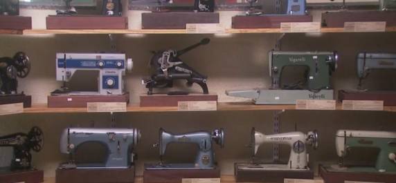 Catarinense de 104 anos cria museu de máquina de costura em homenagem à mulher - foto 3