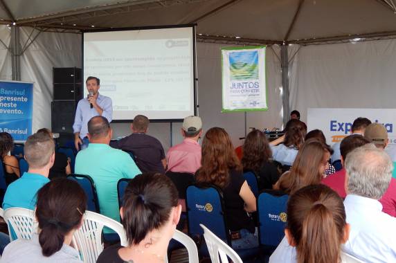 Seminário do Leite reúne mais de 200 produtores na Expofeira - foto 4