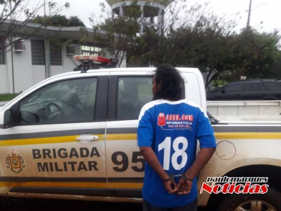 Brigada Militar prende dois homens logo após roubo a pedestre em Três de Maio - foto 3