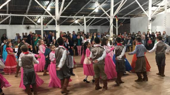 Evento marcou posse da nova Patronagem do CTG Querência Alegre de Alegria - foto 4