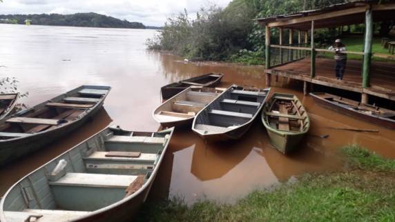 Rio Uruguai sobe e invade casas em São Borja - foto 3