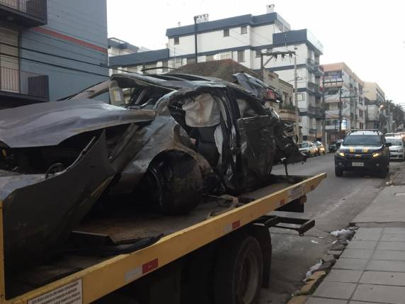 O acidente aconteceu por volta das 2h no acesso ao Bairro Tancredo Neves