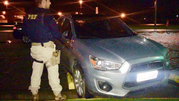 PRF recupera dois veículos roubados nesta madrugada na BR 101, em Barra Velha - foto 2