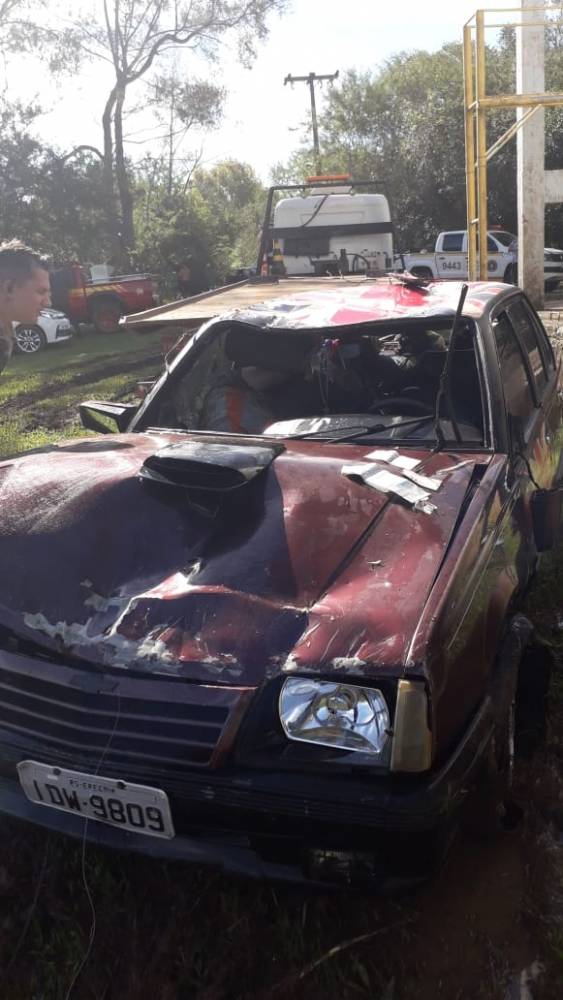 Dois corpos são encontrados em carro submerso em Taquara - foto 3