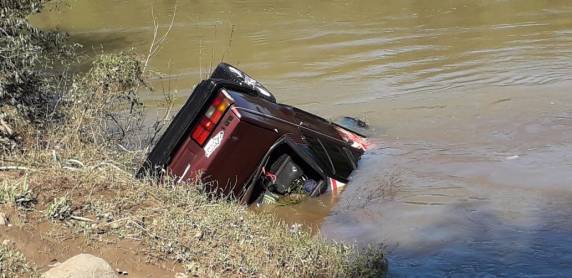 Dois corpos são encontrados em carro submerso em Taquara - foto 2