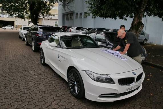 Anel de R$ 175 mil, relógio de R$ 250 mil e 33 carros de luxo: o que foi apreendido em empresa investigada pela PF - foto 6