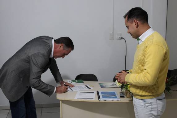 Setrem e ACI de Cândido Godói assinam contrato que vai beneficiar MEIs do município - foto 2