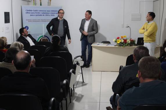 Setrem e ACI de Cândido Godói assinam contrato que vai beneficiar MEIs do município - foto 3