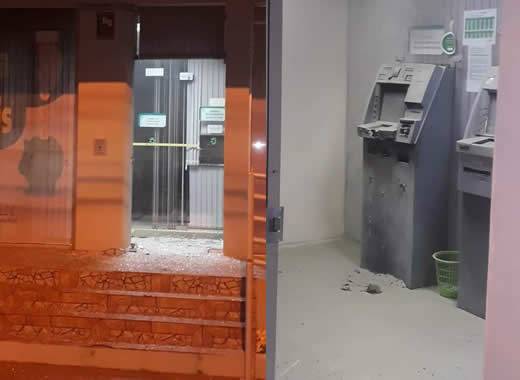 Artefato não explodiu; informação inicial é de que grupo fugiu sem levar nada