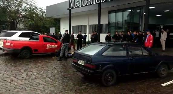 Quatro homens foram presos. Três deles baleados