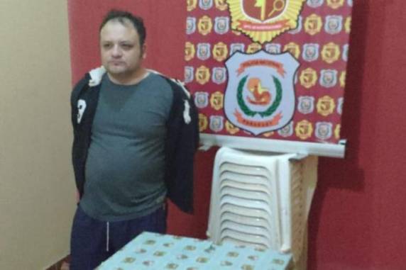 Um suposto líder criminoso de uma perigosa organização brasileira foi capturado em território paraguaio. O criminoso alegado estava em fuga desde 2016
