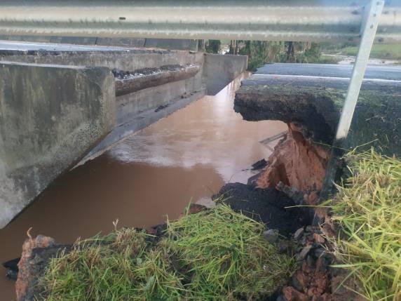 Chuva em SC causa interdição na BR-101 e estragos em cidades - foto 5
