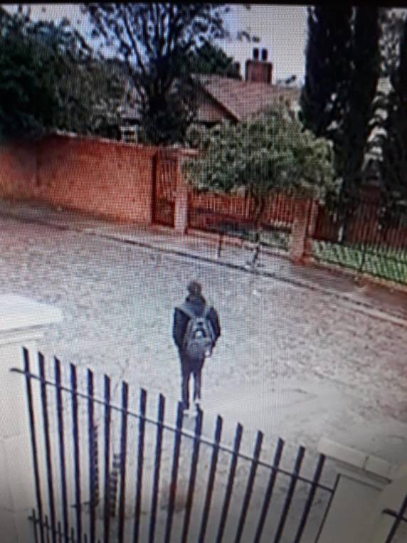 VÍDEO; Polícia Civil trabalha para identificar ladrão que assaltou uma mulher em Três de Maio - foto 4