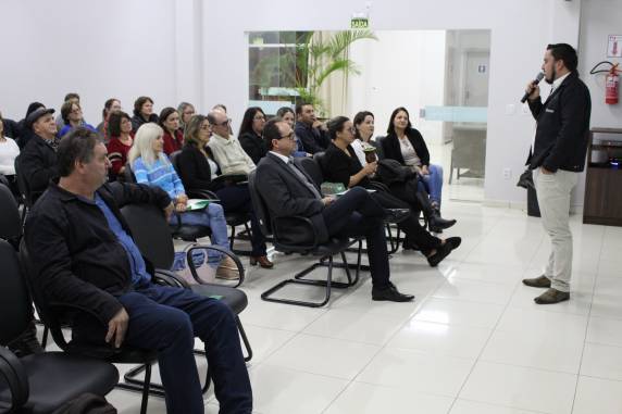 Foram assinados um termo de cooperação técnica e um contrato para execução do Planejamento Estratégico no município