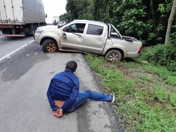 O motorista do carro foi preso e vai responder por tráfico de drogas