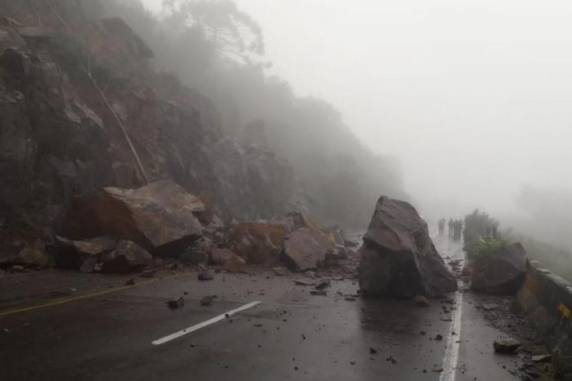 Trecho bloqueado fica no município de Itati e não há previsão liberação da rodovia