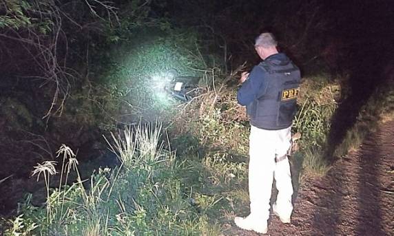 PRF atende acidente envolvendo veículo da Prefeitura de São Borja que transportava pacientes - foto 3