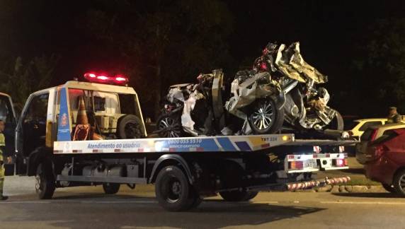 Acidente com ônibus de turismo deixa 10 mortos em rodovia de SP - foto 2