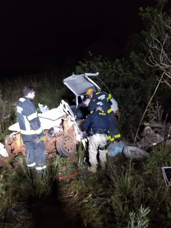 Motorista do carro ficou ferido e foi socorrido ao Hospital de Carazinho