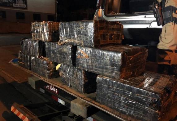 Ação conjunta PRF e PM apreende 200 quilos de maconha em Chapecó - foto 2