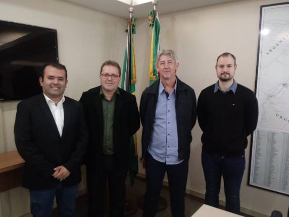 Executivo Municipal de SJI esteve na Capital gaúcha em busca de investimentos para o município - foto 6