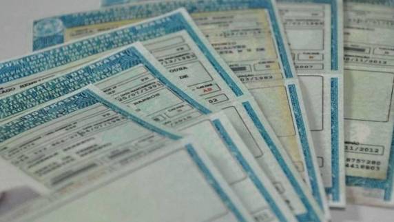 Contran também diminuiu de 25 para 20 horas número de aulas práticas para a categoria B