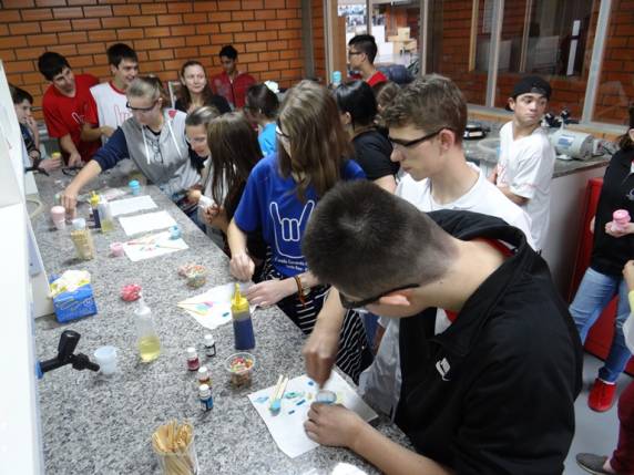Estudantes da APADA vivenciaram experiências nos ambientes da FAHOR - foto 3