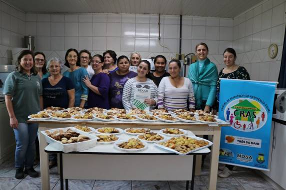 A oficina de bolachas é uma parceria do Centro de Referência de Assistência Social e SENAR.