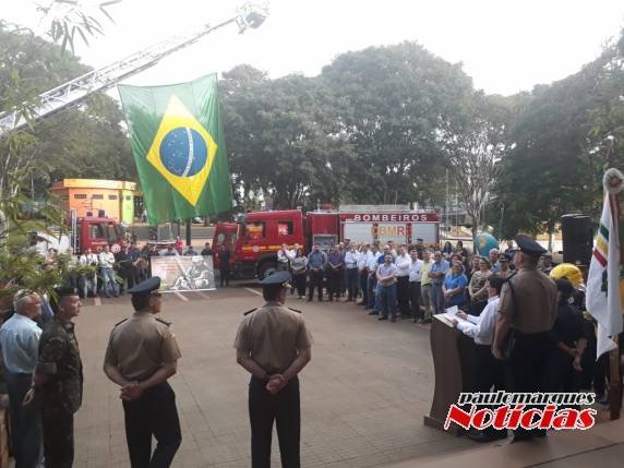 Corpo de Bombeiros de Três de Maio recebe novo caminhão de combate à incêndios - foto 2