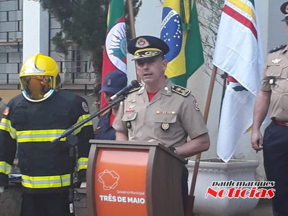 Corpo de Bombeiros de Três de Maio recebe novo caminhão de combate à incêndios - foto 3