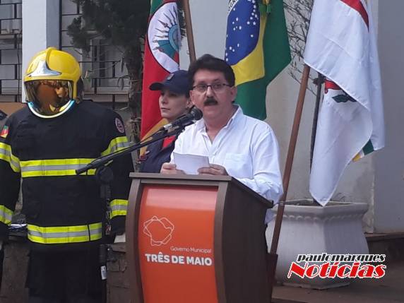 Corpo de Bombeiros de Três de Maio recebe novo caminhão de combate à incêndios - foto 4