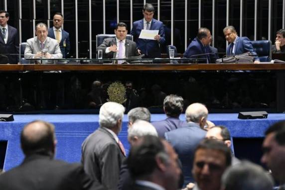 Documento assinado em 7 de maio pelo presidente flexibilizava regras de posse e porte de armas