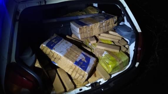 Mais de 500 kg de maconha são apreendidos em carro no Norte de SC - foto 2
