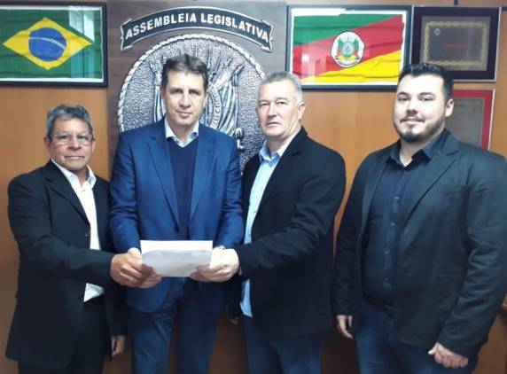 Savela afirma: Está confirmado Um Milhão e Oitocentos Mil para pavimentação de calçamento de Novo Machado a Vila Pratos e mais Duzentos Mil de contrapartida de recursos próprios