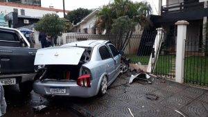 Jovem é preso após transitar em alta velocidade pela cidade, colidir contra carros estacionados - foto 6