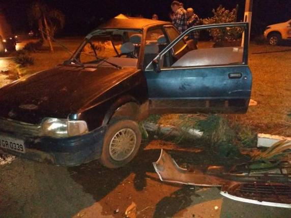 Dois homens e uma criança ficam feridos em grave acidente na RS 342 em Cruz Alta - foto 3