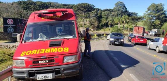 Cinco veículos se envolvem em acidente em Marau - foto 3