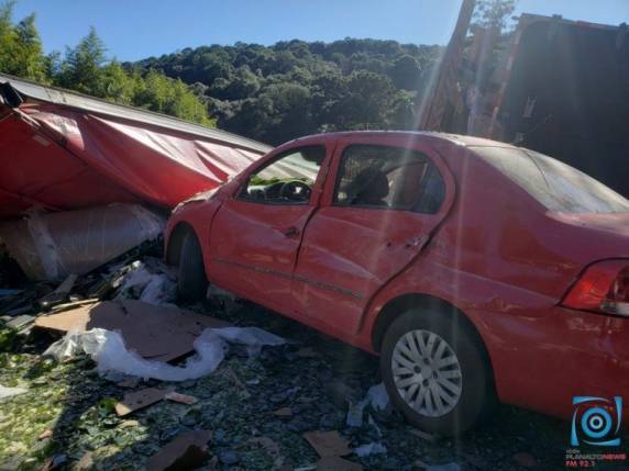 Cinco veículos se envolvem em acidente em Marau - foto 4