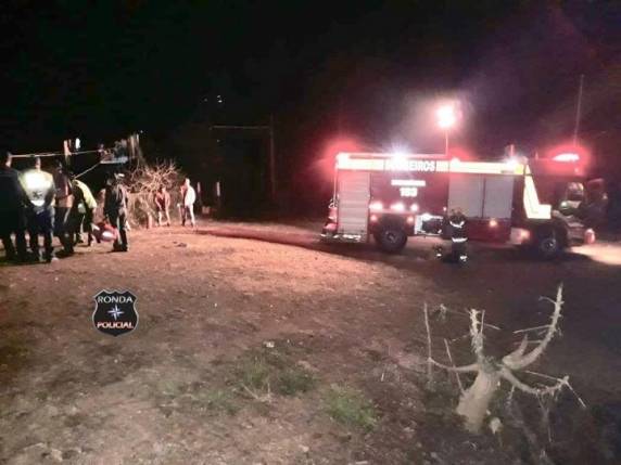 Caminhão carregado com botijões de gás tomba no Oeste Catarinense - foto 3