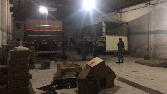 Seis pessoas foram presas durante ação da Brigada Militar na Vila Farrapos, no bairro Navegantes